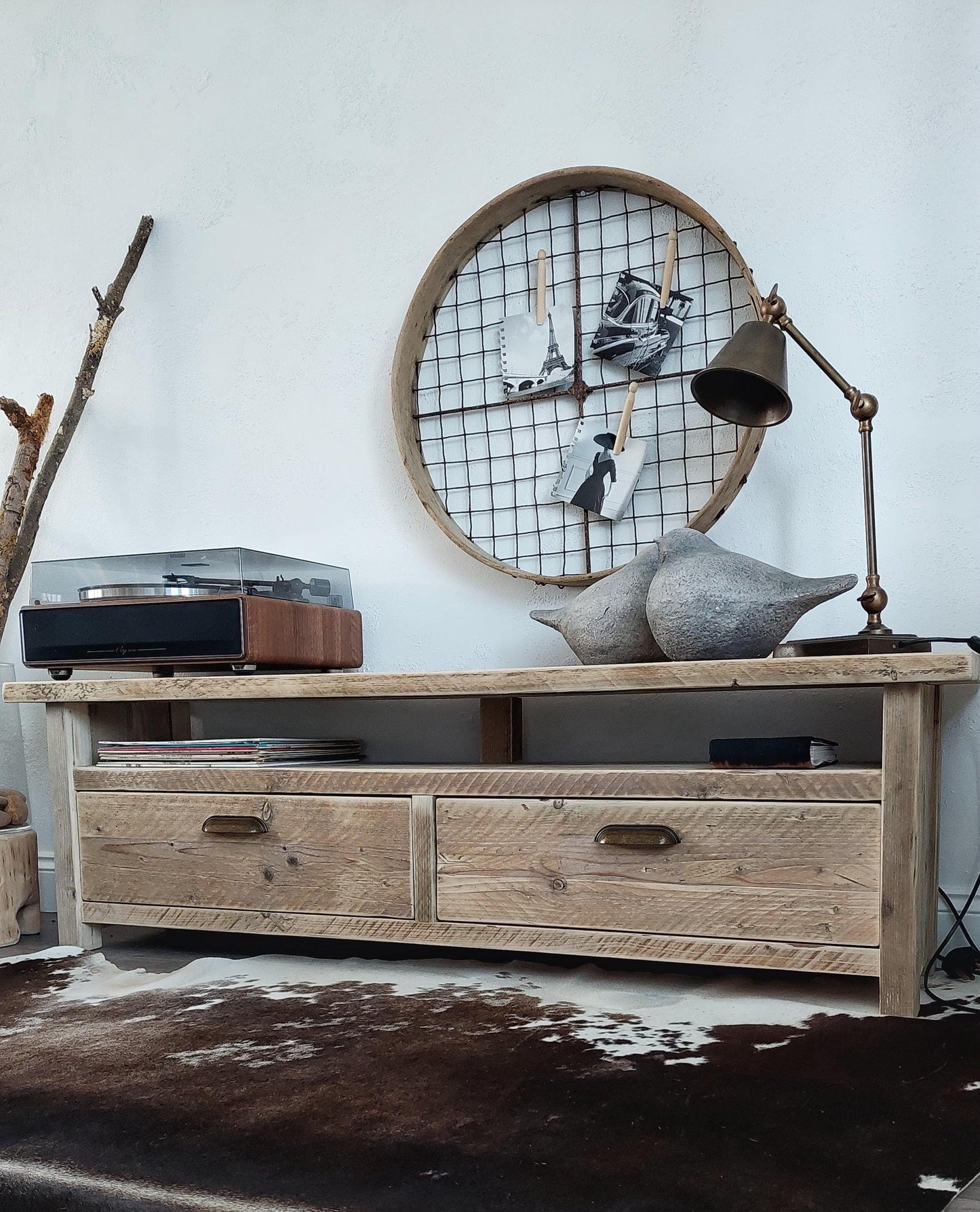 Rustic Reclaimed Wood TV Stand / Wooden TV Unit with Shelf / Vintage-Inspired Console with Storage for Living Room & Bedroom